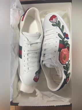 NWT Gucci Ace Floral Embroidered Leather Sneakers EU 36.5 US 7